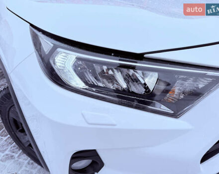 Білий Тойота РАВ 4, об'ємом двигуна 2 л та пробігом 95 тис. км за 24700 $, фото 2 на Automoto.ua