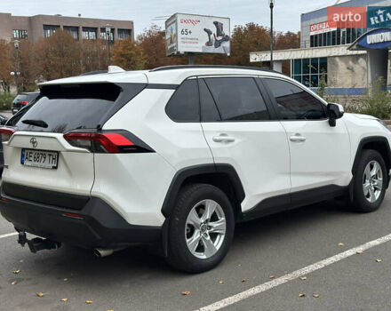 Тойота РАВ 4 2021 в Кривом Роге на Automoto.ua Белый Тойота РАВ 4, объемом двигателя 1.99 л и пробегом 51 тыс. км за 26000 $, фото 6 на Automoto.ua