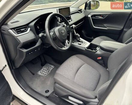 Белый Тойота РАВ 4, объемом двигателя 2 л и пробегом 110 тыс. км за 28000 $, фото 33 на Automoto.ua