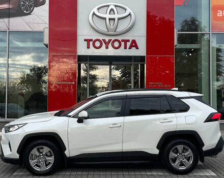 Белый Тойота РАВ 4, объемом двигателя 2 л и пробегом 20 тыс. км за 28752 $, фото 2 на Automoto.ua