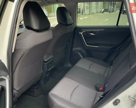 Белый Тойота РАВ 4, объемом двигателя 2 л и пробегом 20 тыс. км за 28752 $, фото 10 на Automoto.ua