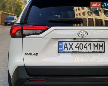 Білий Тойота РАВ 4, об'ємом двигуна 2.5 л та пробігом 98 тис. км за 26900 $, фото 32 на Automoto.ua
