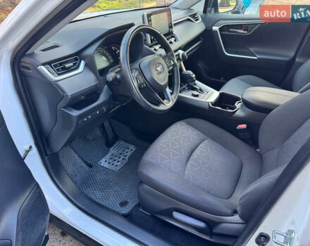 Белый Тойота РАВ 4, объемом двигателя 1.99 л и пробегом 108 тыс. км за 28500 $, фото 24 на Automoto.ua