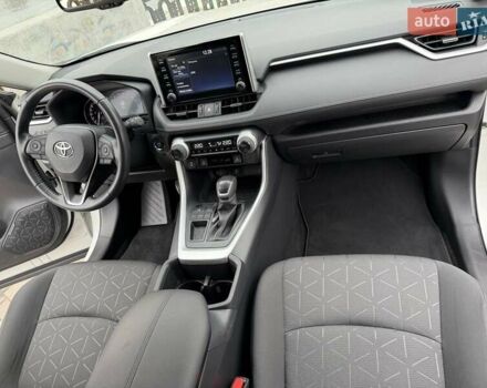 Білий Тойота РАВ 4, об'ємом двигуна 1.99 л та пробігом 25 тис. км за 30500 $, фото 17 на Automoto.ua