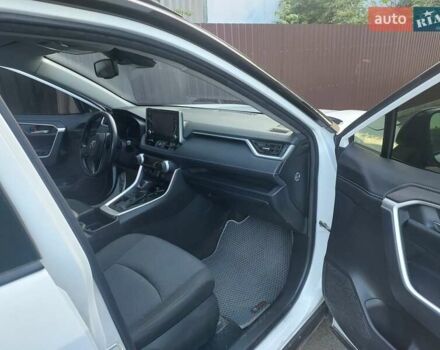 Білий Тойота РАВ 4, об'ємом двигуна 1.99 л та пробігом 26 тис. км за 30500 $, фото 10 на Automoto.ua