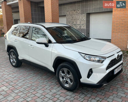Тойота РАВ 4 2022 в Киеве на Automoto.ua Белый Тойота РАВ 4, объемом двигателя 2 л и пробегом 48 тыс. км за 31800 $, фото 2 на Automoto.ua
