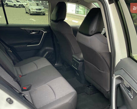 Белый Тойота РАВ 4, объемом двигателя 2 л и пробегом 20 тыс. км за 28752 $, фото 6 на Automoto.ua