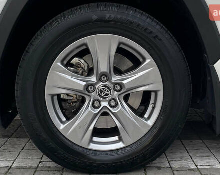 Белый Тойота РАВ 4, объемом двигателя 2 л и пробегом 20 тыс. км за 28752 $, фото 15 на Automoto.ua