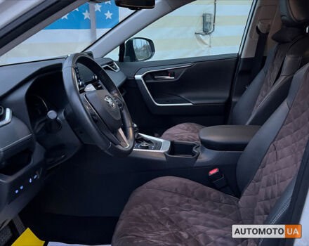 Білий Тойота РАВ 4, об'ємом двигуна 2 л та пробігом 13 тис. км за 42000 $, фото 10 на Automoto.ua