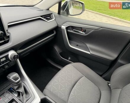 Білий Тойота РАВ 4, об'ємом двигуна 1.99 л та пробігом 25 тис. км за 30500 $, фото 27 на Automoto.ua