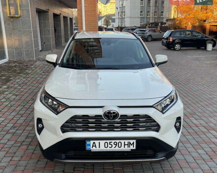 Тойота РАВ 4 2022 в Киеве на Automoto.ua Белый Тойота РАВ 4, объемом двигателя 2 л и пробегом 48 тыс. км за 31800 $, фото 1 на Automoto.ua