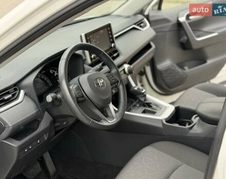 Білий Тойота РАВ 4, об'ємом двигуна 1.99 л та пробігом 25 тис. км за 30500 $, фото 23 на Automoto.ua