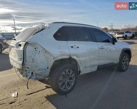 Белый Тойота РАВ 4, объемом двигателя 2.49 л и пробегом 51 тыс. км за 8000 $, фото 3 на Automoto.ua