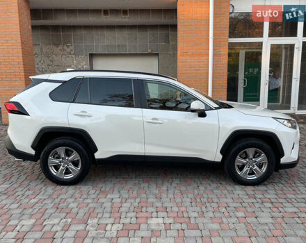 Тойота РАВ 4 2022 в Киеве на Automoto.ua Белый Тойота РАВ 4, объемом двигателя 2 л и пробегом 48 тыс. км за 31800 $, фото 4 на Automoto.ua