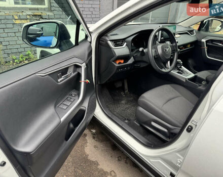 Белый Тойота РАВ 4, объемом двигателя 2.5 л и пробегом 29 тыс. км за 37999 $, фото 2 на Automoto.ua