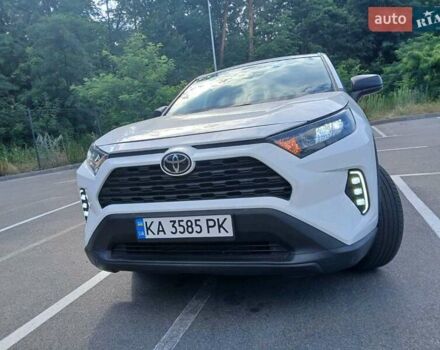 Белый Тойота РАВ 4, объемом двигателя 2.49 л и пробегом 62 тыс. км за 27700 $, фото 1 на Automoto.ua