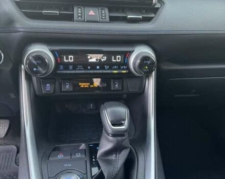 Білий Тойота РАВ 4, об'ємом двигуна 2.5 л та пробігом 14 тис. км за 31700 $, фото 18 на Automoto.ua