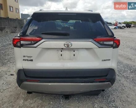 Белый Тойота РАВ 4, объемом двигателя 2.49 л и пробегом 143 тыс. км за 9000 $, фото 5 на Automoto.ua