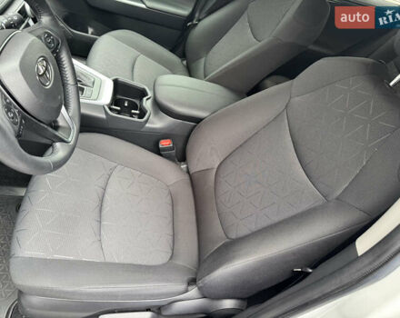 Белый Тойота РАВ 4, объемом двигателя 2.5 л и пробегом 29 тыс. км за 37999 $, фото 4 на Automoto.ua