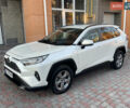 Тойота РАВ 4 2022 в Киеве на Automoto.ua Белый Тойота РАВ 4, объемом двигателя 2 л и пробегом 48 тыс. км за 31800 $, фото 1 на Automoto.ua