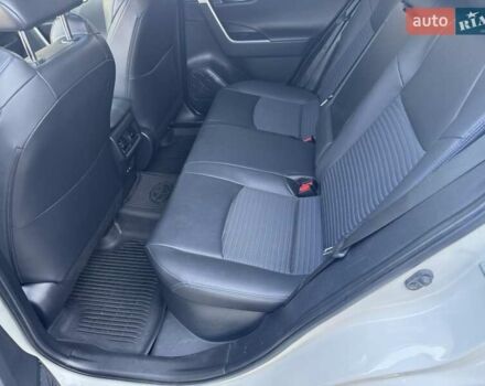 Білий Тойота РАВ 4, об'ємом двигуна 2.5 л та пробігом 14 тис. км за 31700 $, фото 16 на Automoto.ua