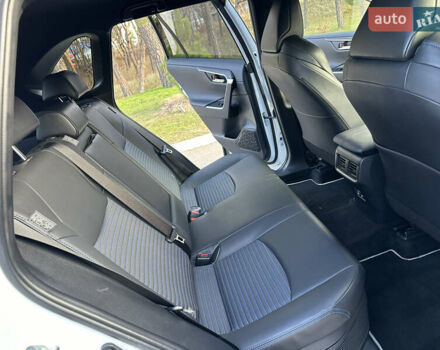 Білий Тойота РАВ 4, об'ємом двигуна 2.49 л та пробігом 36 тис. км за 43750 $, фото 51 на Automoto.ua