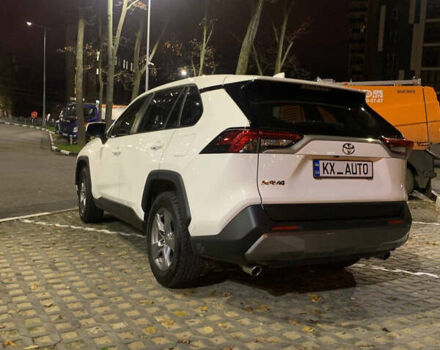 Білий Тойота РАВ 4, об'ємом двигуна 1.99 л та пробігом 30 тис. км за 35500 $, фото 3 на Automoto.ua