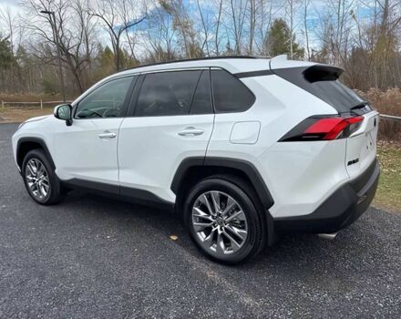 Білий Тойота РАВ 4, об'ємом двигуна 2.5 л та пробігом 30 тис. км за 23200 $, фото 3 на Automoto.ua