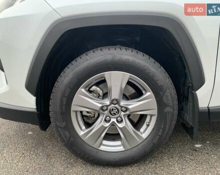 Білий Тойота РАВ 4, об'ємом двигуна 2.49 л та пробігом 75 тис. км за 37900 $, фото 42 на Automoto.ua