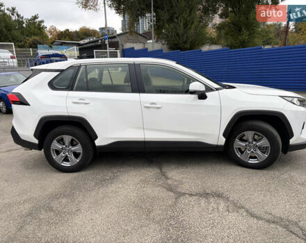 Белый Тойота РАВ 4, объемом двигателя 1.99 л и пробегом 24 тыс. км за 35900 $, фото 2 на Automoto.ua