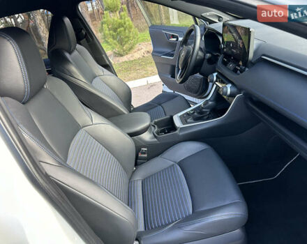 Білий Тойота РАВ 4, об'ємом двигуна 2.49 л та пробігом 36 тис. км за 43750 $, фото 26 на Automoto.ua