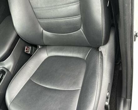 Білий Тойота РАВ 4, об'ємом двигуна 2.49 л та пробігом 51 тис. км за 39200 $, фото 14 на Automoto.ua