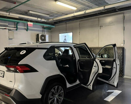 Белый Тойота РАВ 4, объемом двигателя 1.99 л и пробегом 37 тыс. км за 34900 $, фото 17 на Automoto.ua