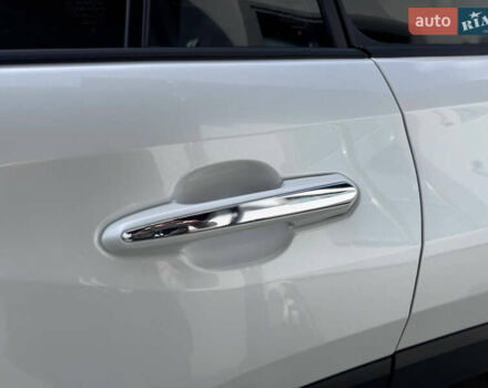 Белый Тойота РАВ 4, объемом двигателя 2.49 л и пробегом 27 тыс. км за 44800 $, фото 25 на Automoto.ua