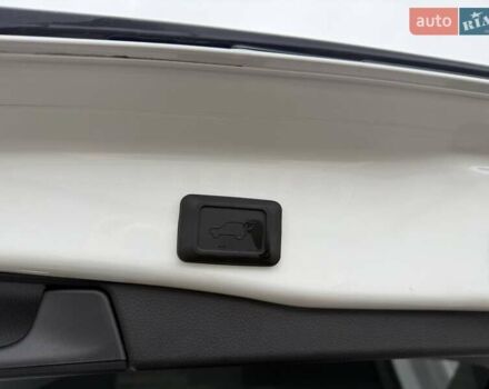 Білий Тойота РАВ 4, об'ємом двигуна 2.49 л та пробігом 75 тис. км за 37900 $, фото 47 на Automoto.ua