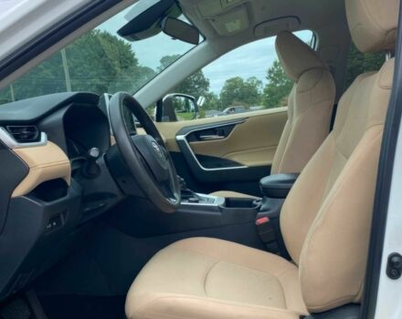 Білий Тойота РАВ 4, об'ємом двигуна 2.5 л та пробігом 27 тис. км за 16000 $, фото 6 на Automoto.ua