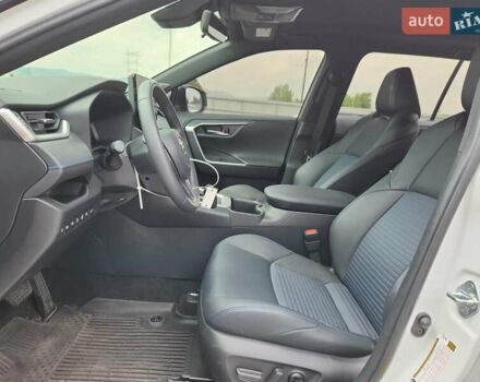 Белый Тойота РАВ 4, объемом двигателя 2.5 л и пробегом 20 тыс. км за 24997 $, фото 6 на Automoto.ua