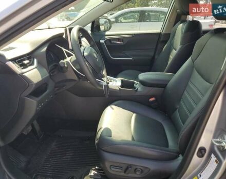 Білий Тойота РАВ 4, об'ємом двигуна 2.49 л та пробігом 70 тис. км за 12000 $, фото 6 на Automoto.ua