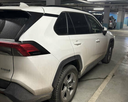 Белый Тойота РАВ 4, объемом двигателя 2.49 л и пробегом 17 тыс. км за 42500 $, фото 4 на Automoto.ua