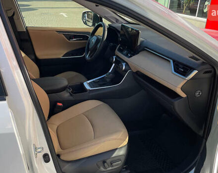 Белый Тойота РАВ 4, объемом двигателя 2.49 л и пробегом 13 тыс. км за 45243 $, фото 5 на Automoto.ua