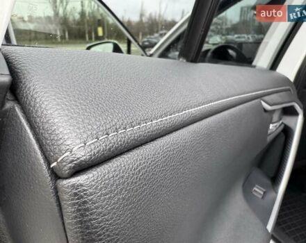 Белый Тойота РАВ 4, объемом двигателя 2.49 л и пробегом 49 тыс. км за 39999 $, фото 44 на Automoto.ua