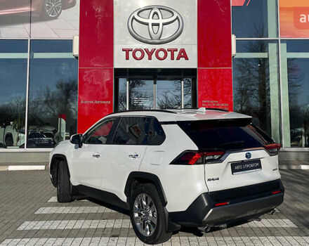 Белый Тойота РАВ 4, объемом двигателя 2.49 л и пробегом 13 тыс. км за 45243 $, фото 1 на Automoto.ua