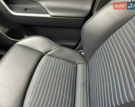 Білий Тойота РАВ 4, об'ємом двигуна 2.49 л та пробігом 23 тис. км за 42500 $, фото 17 на Automoto.ua