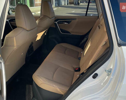 Белый Тойота РАВ 4, объемом двигателя 2.49 л и пробегом 13 тыс. км за 45243 $, фото 10 на Automoto.ua