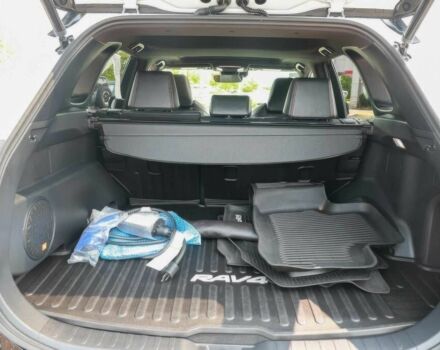 Білий Тойота РАВ 4, об'ємом двигуна 2.5 л та пробігом 19 тис. км за 28000 $, фото 12 на Automoto.ua