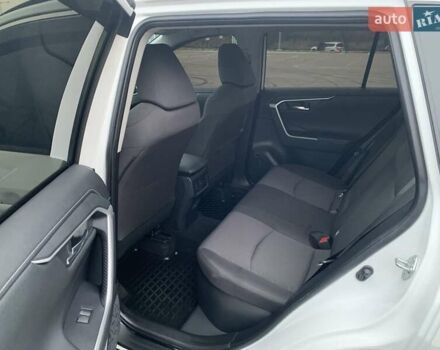 Білий Тойота РАВ 4, об'ємом двигуна 2.49 л та пробігом 75 тис. км за 37900 $, фото 87 на Automoto.ua