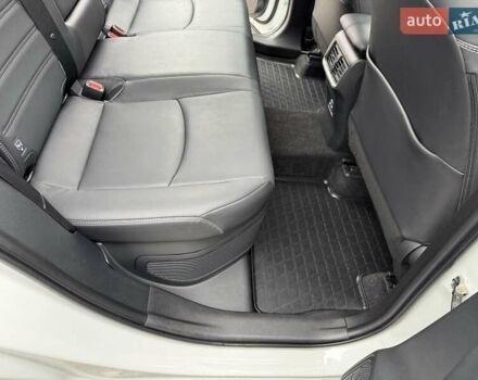 Белый Тойота РАВ 4, объемом двигателя 2.49 л и пробегом 49 тыс. км за 39999 $, фото 43 на Automoto.ua