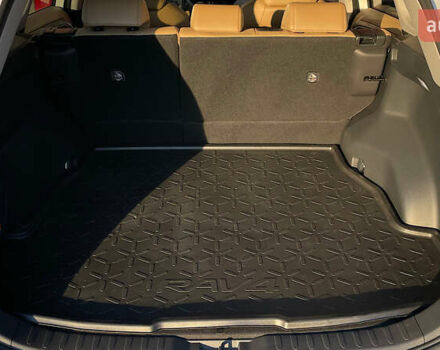 Белый Тойота РАВ 4, объемом двигателя 2.49 л и пробегом 13 тыс. км за 45243 $, фото 9 на Automoto.ua