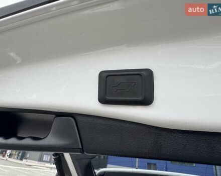 Белый Тойота РАВ 4, объемом двигателя 2.49 л и пробегом 49 тыс. км за 39999 $, фото 60 на Automoto.ua