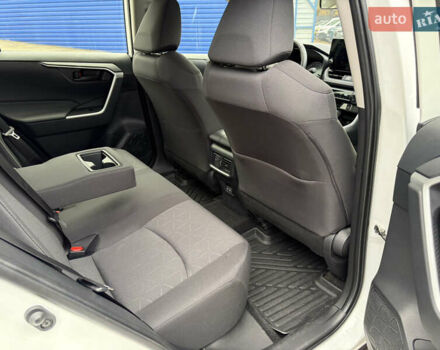 Белый Тойота РАВ 4, объемом двигателя 1.99 л и пробегом 24 тыс. км за 35900 $, фото 9 на Automoto.ua